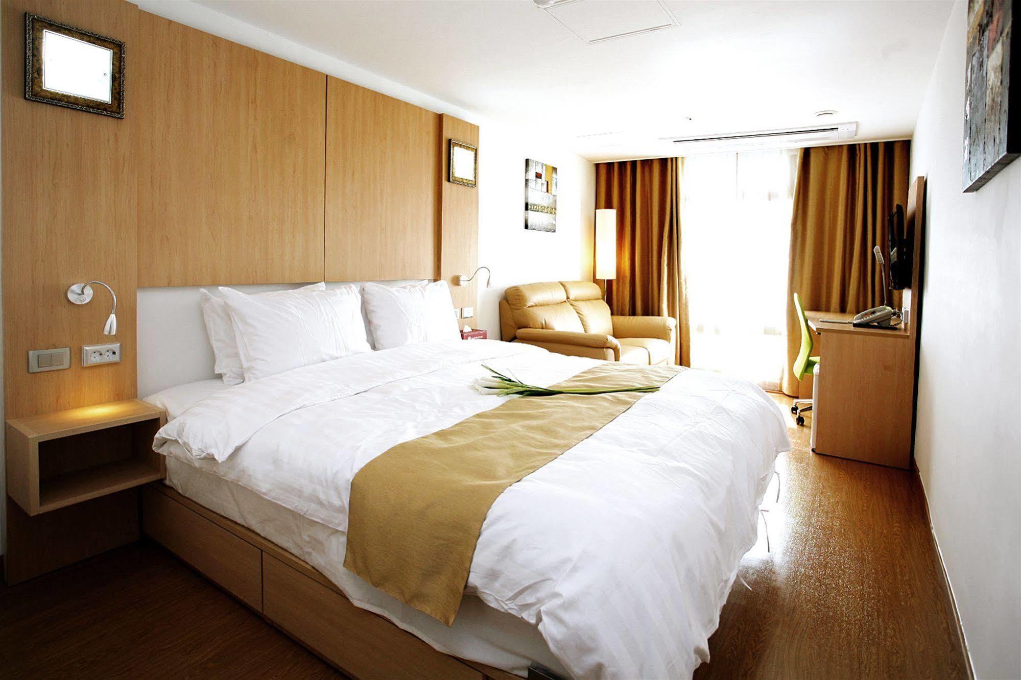 Gunsan Apple Tree Hotel Экстерьер фото