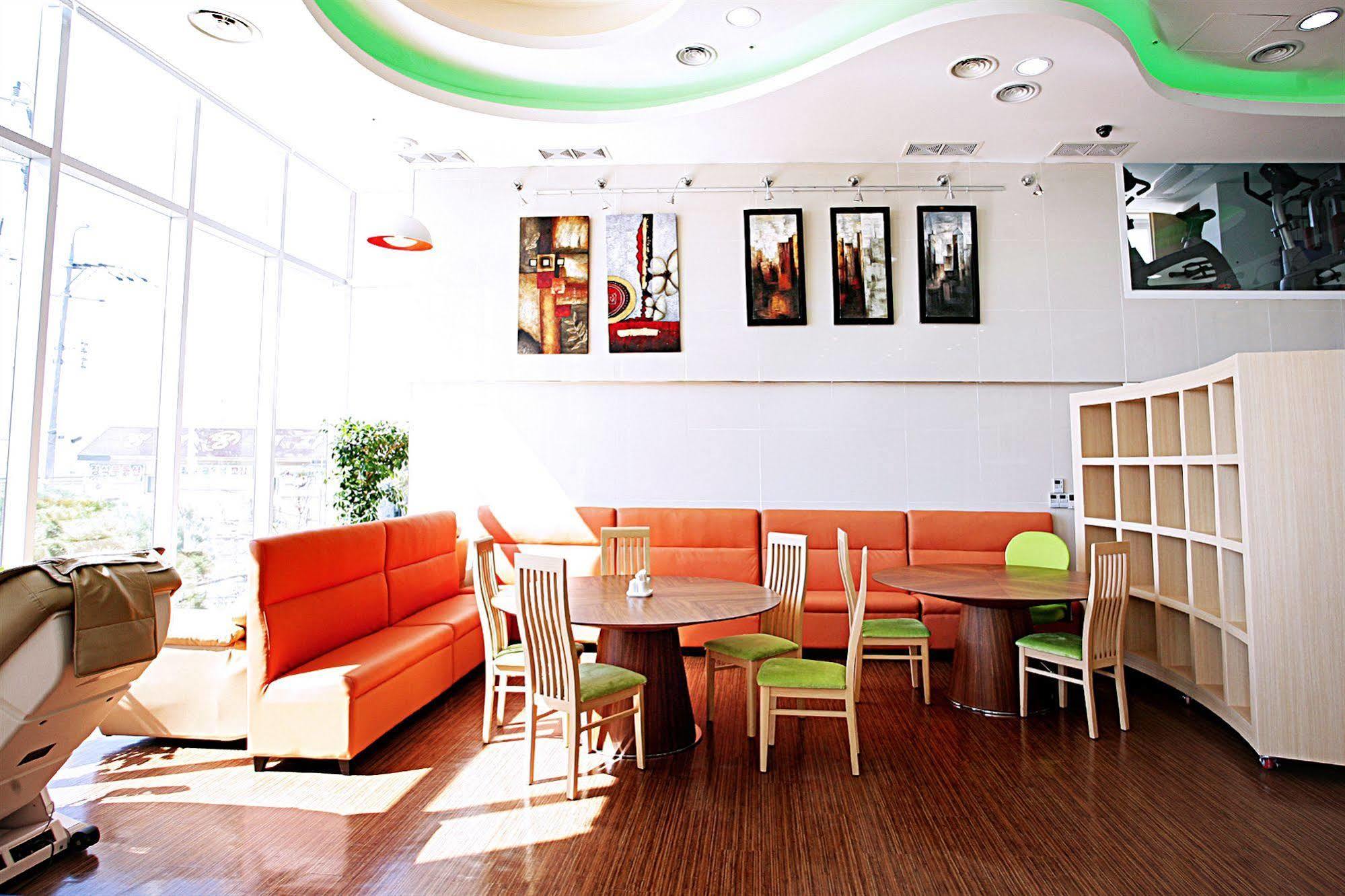 Gunsan Apple Tree Hotel Экстерьер фото