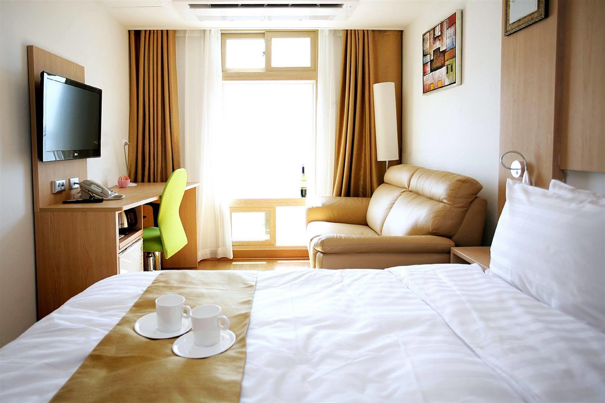 Gunsan Apple Tree Hotel Экстерьер фото