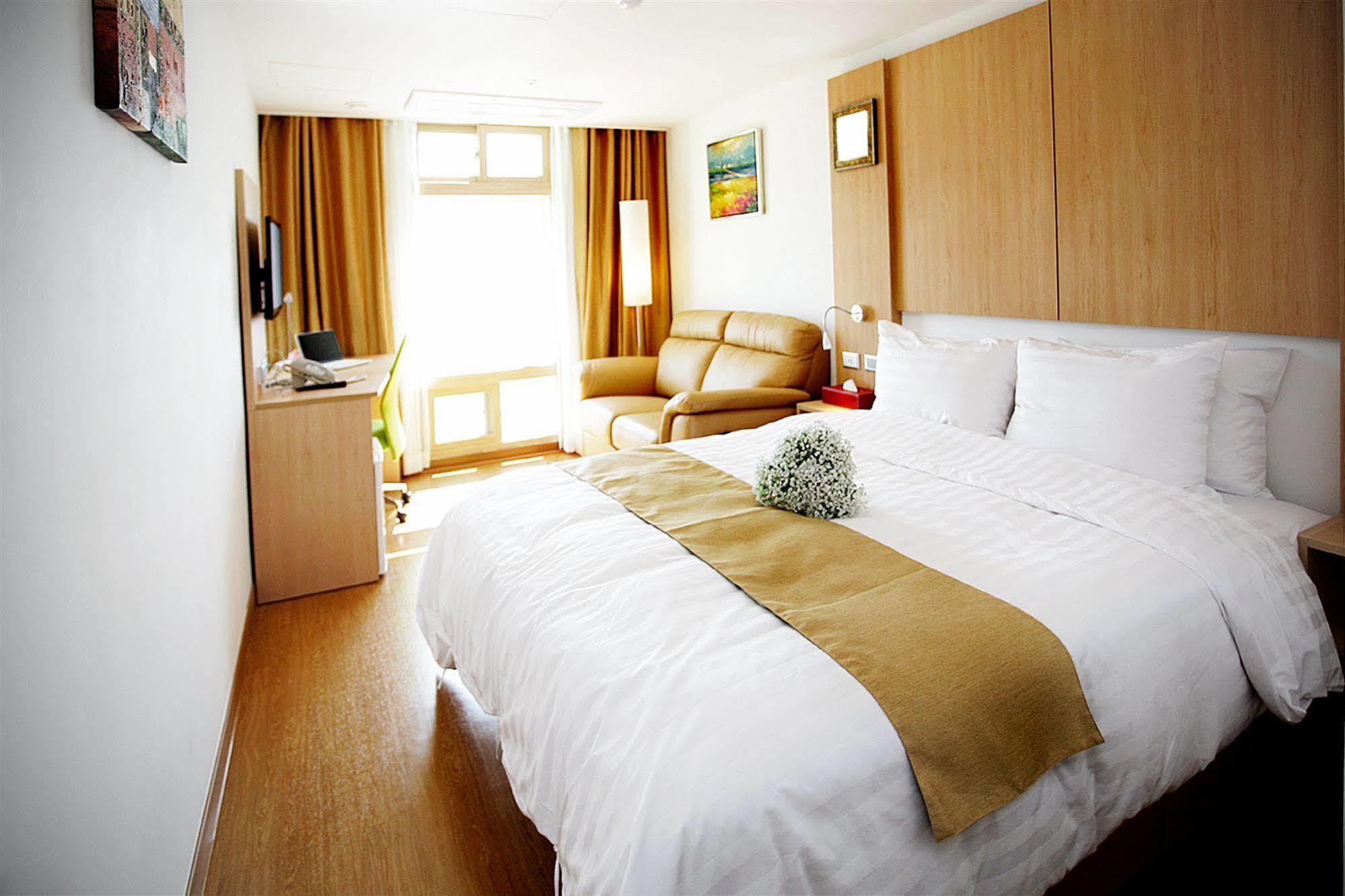 Gunsan Apple Tree Hotel Экстерьер фото