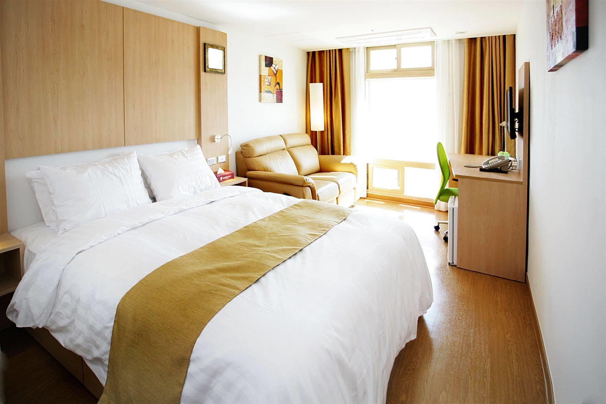 Gunsan Apple Tree Hotel Экстерьер фото